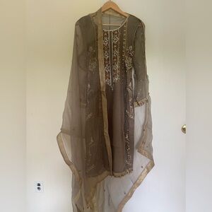 SOLD Pakistani/indian outfit